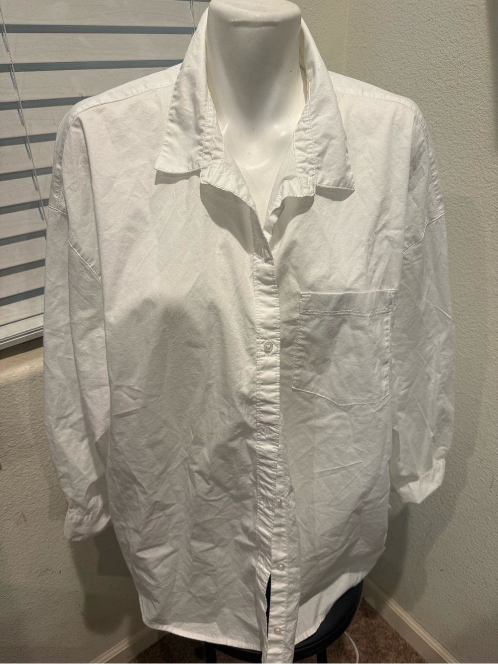 Old Navy Oversized Boyfriend button down shirt! - Picture 2 of 4